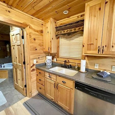 2 Bed Cabin Hot Tub Close To Helen #16 Luaran gambar