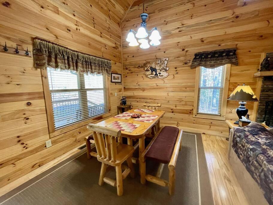 2 Bed Cabin Hot Tub Close To Helen #16 Luaran gambar