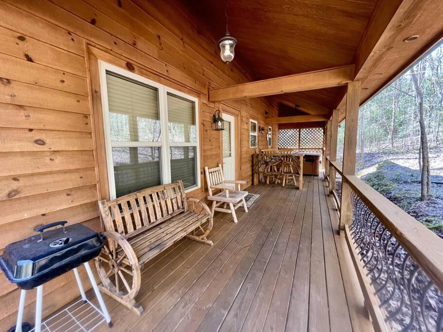 2 Bed Cabin Hot Tub Close To Helen #16 Luaran gambar