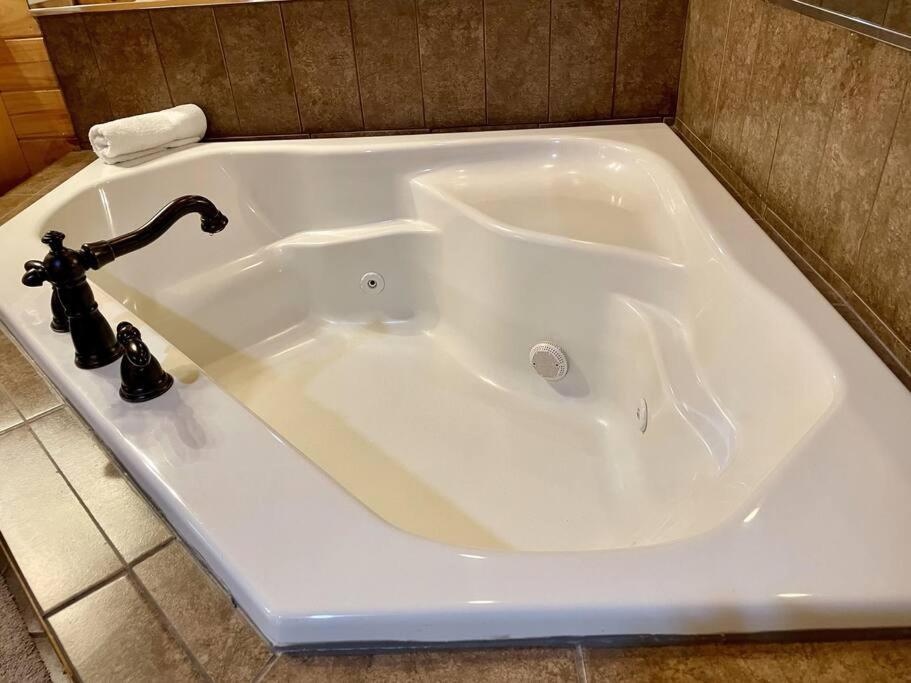 2 Bed Cabin Hot Tub Close To Helen #16 Luaran gambar