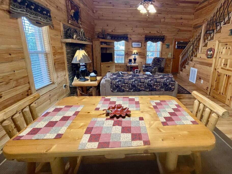 2 Bed Cabin Hot Tub Close To Helen #16 Luaran gambar